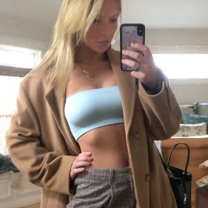 Meet your Posher, Ava